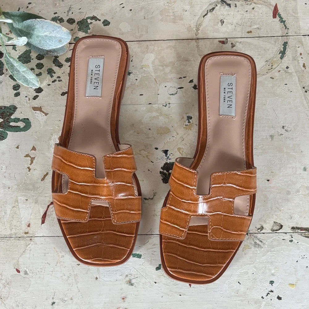 Steven Tan and Brown Croc-Embossed Sandals 8 - Picture 3 of 7